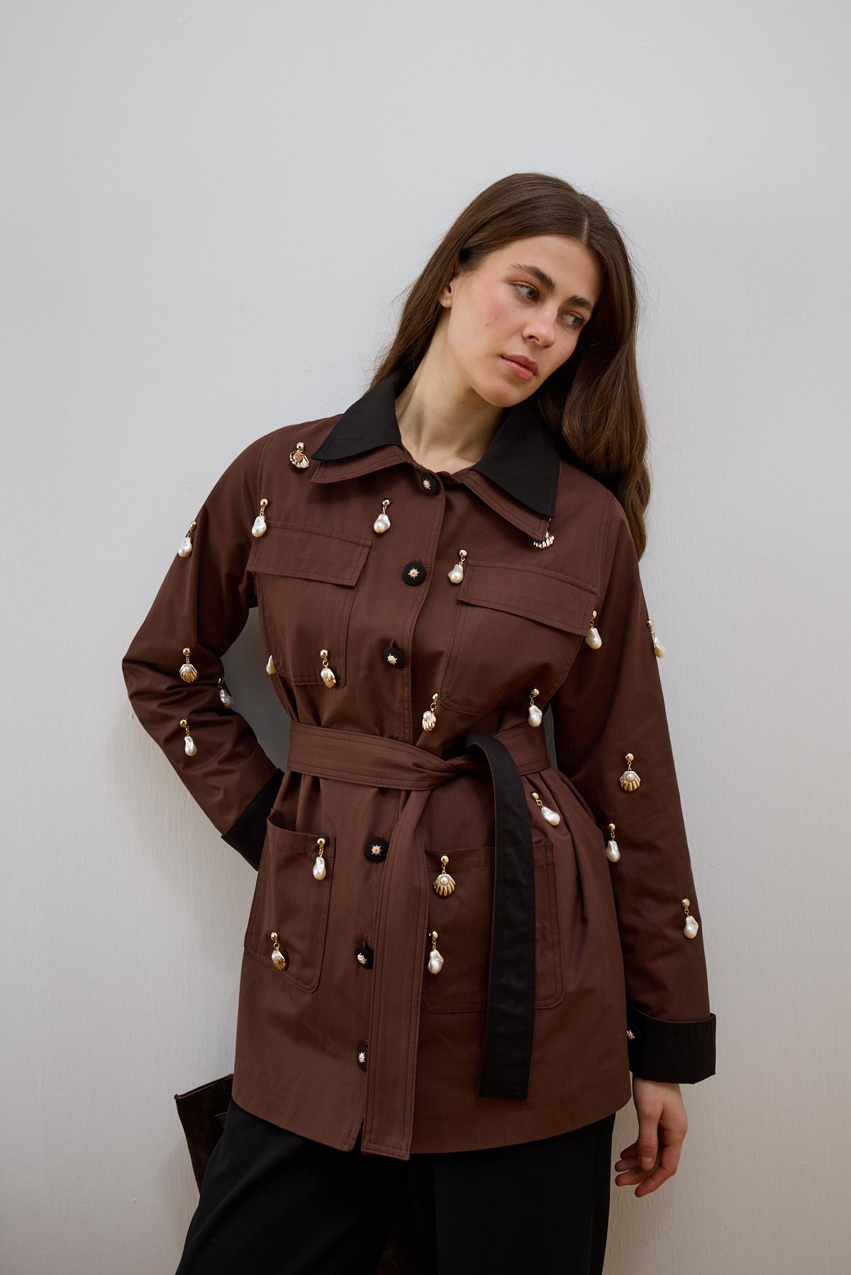 Parka Düğmeli Özel Aksesuarlı Parka KAHVERENGİ