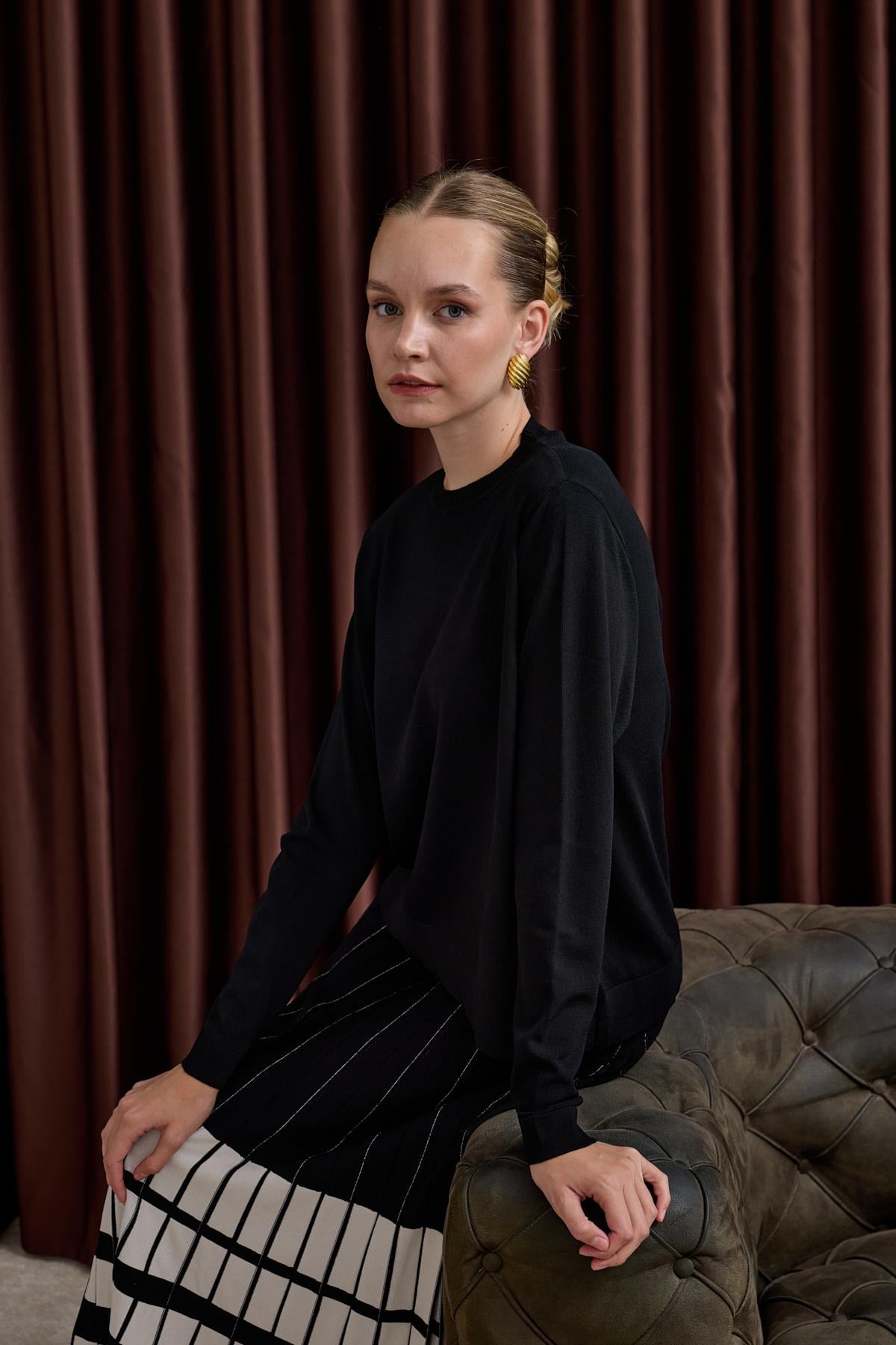 Perla Piliseli Triko Etekli Takım SİYAH