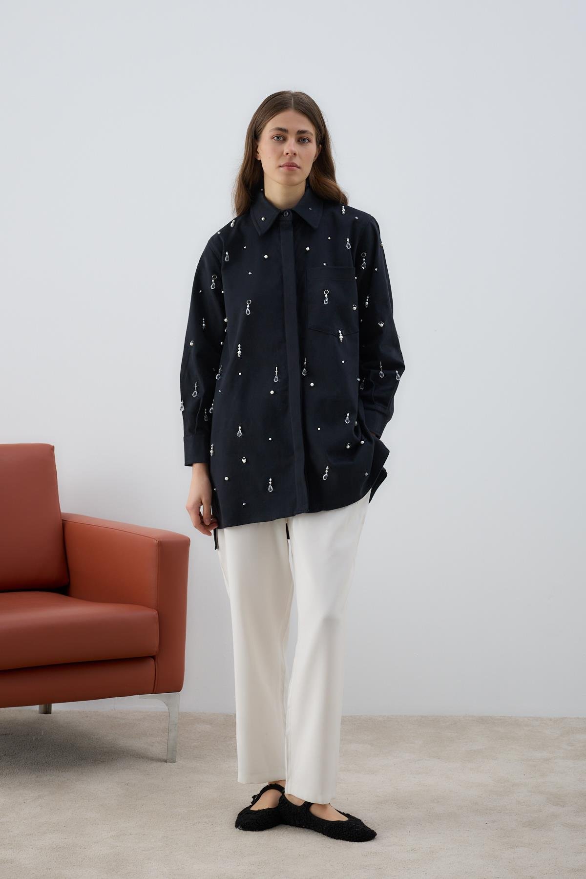 Venedik Düğmeli Özel Aksesuarlı Gömlek LACİVERT