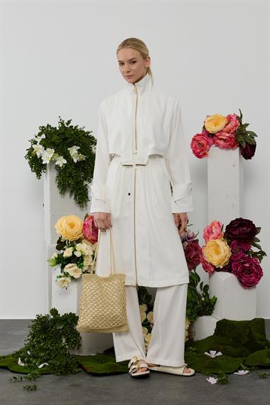 BELDA PANTOLONLU TAKIM BEYAZ