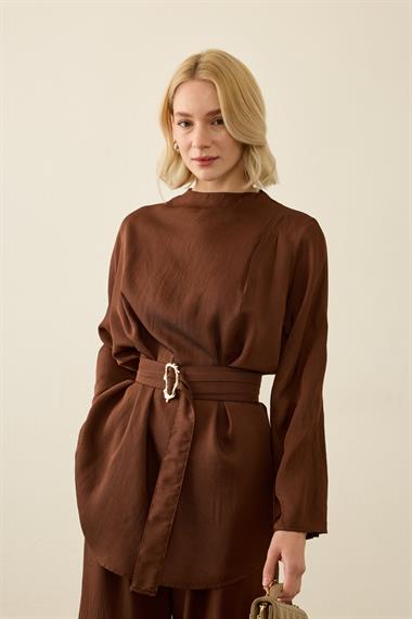 Caroline Pileli Gold Kemerli Şık Pantolonlu Takım KAHVERENGİ