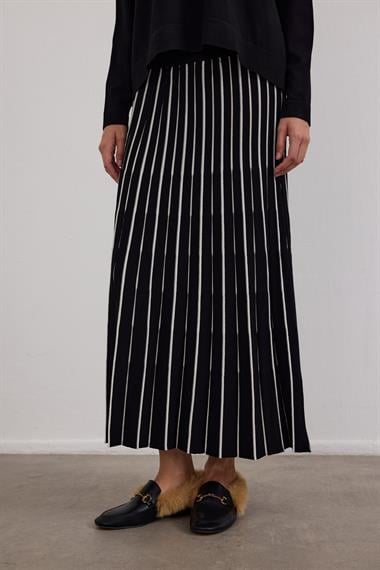 Diamond Piliseli Triko Etekli Takım SİYAH