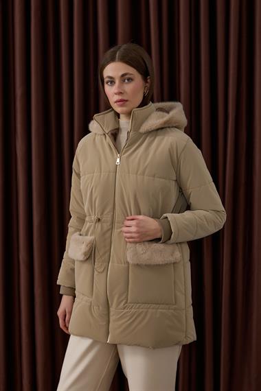 Flora Fermuarlı Kürk Detaylı Şişme Mont BEJ