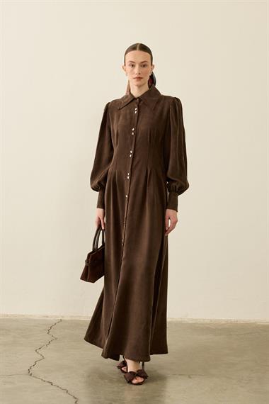 Mari Belden Oturtmalı Lyocell Elbise KAHVERENGİ