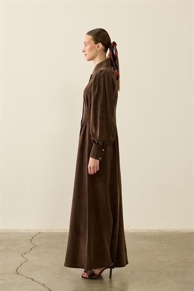Mari Belden Oturtmalı Lyocell Elbise KAHVERENGİ