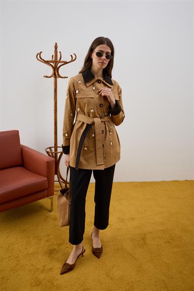 Parka Düğmeli Özel Aksesuarlı Parka CAMEL