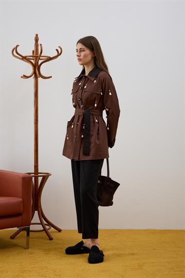 Parka Düğmeli Özel Aksesuarlı Parka KAHVERENGİ