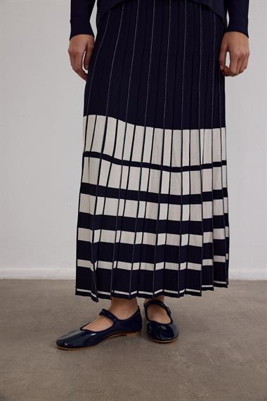 Perla Piliseli Triko Etekli Takım LACİVERT