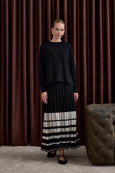 Perla Piliseli Triko Etekli Takım SİYAH