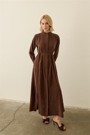 Sevi Hakim Yaka Kemeri Lastikli Modal Elbise KAHVERENGİ