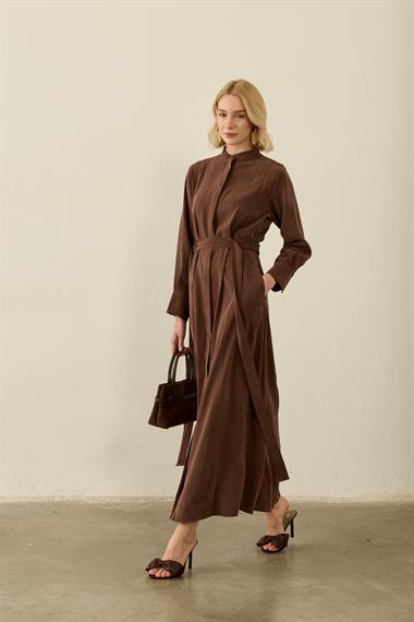 Sevi Hakim Yaka Kemeri Lastikli Modal Elbise KAHVERENGİ