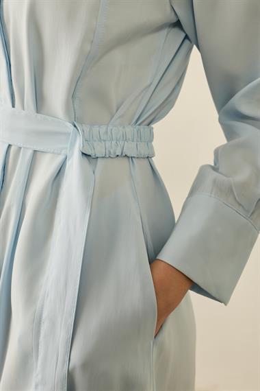 Sevi Hakim Yaka Kemeri Lastikli Modal Elbise MAVİ