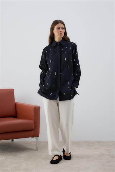 Venedik Düğmeli Özel Aksesuarlı Gömlek LACİVERT