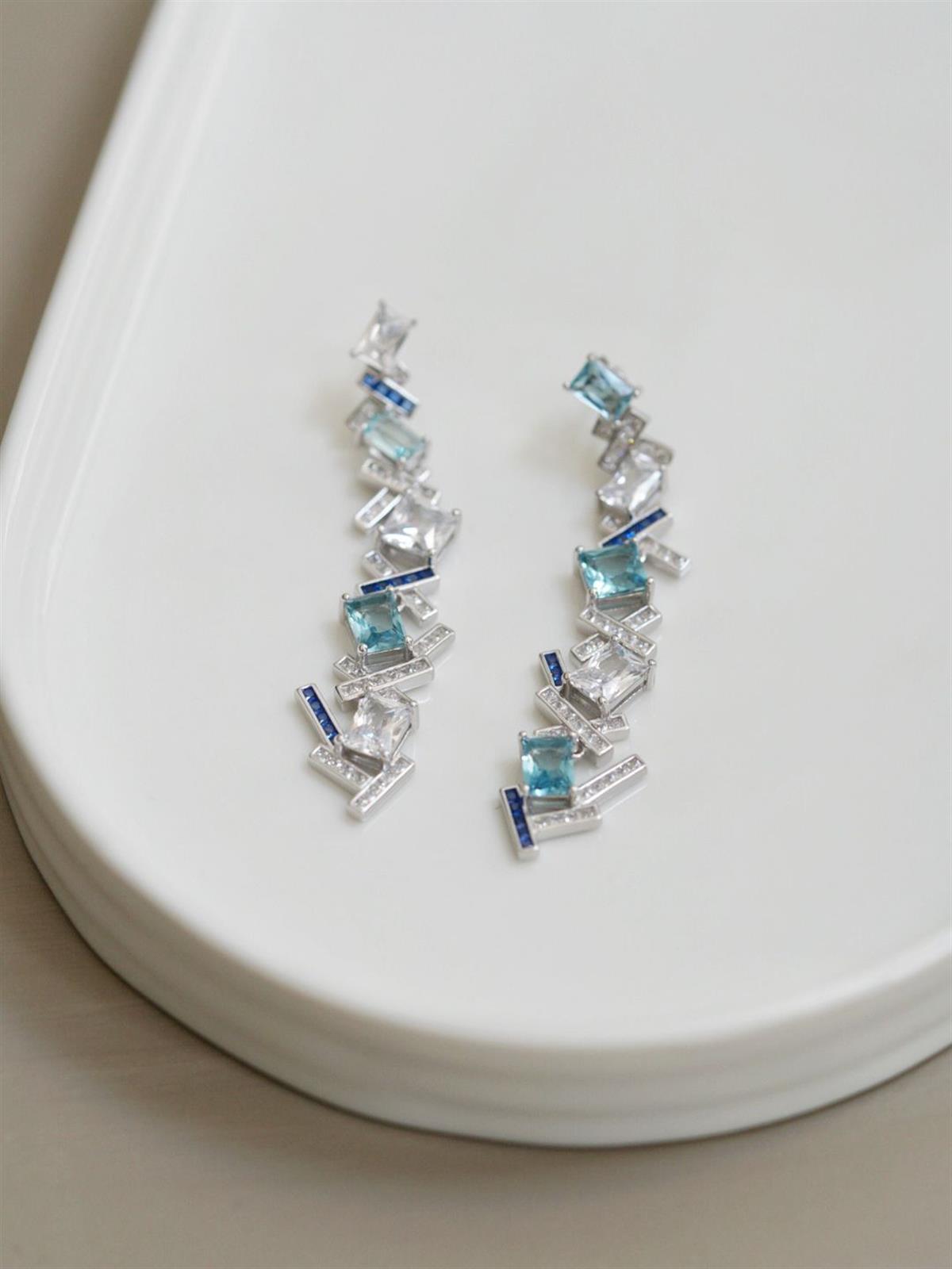 Sallantılı İthal Küpe