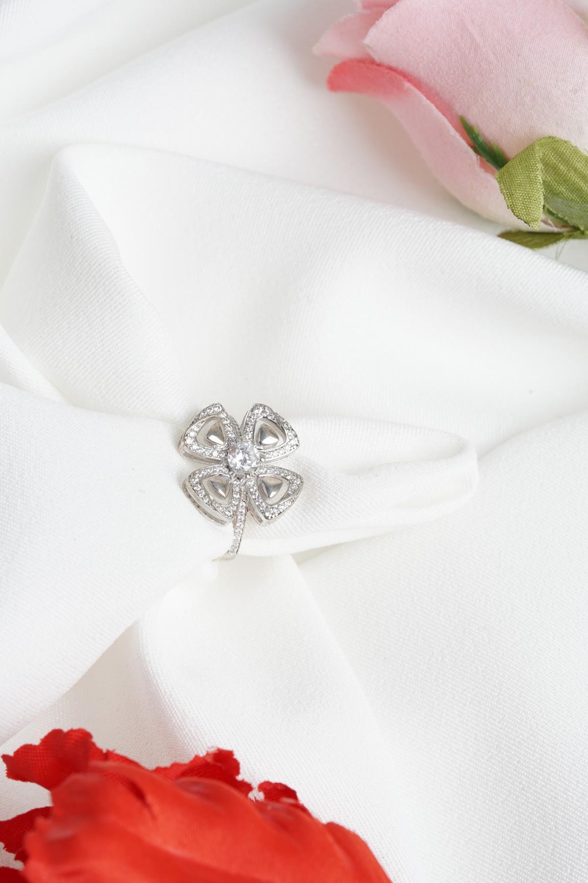 Taşlı Yonca Yüzük 