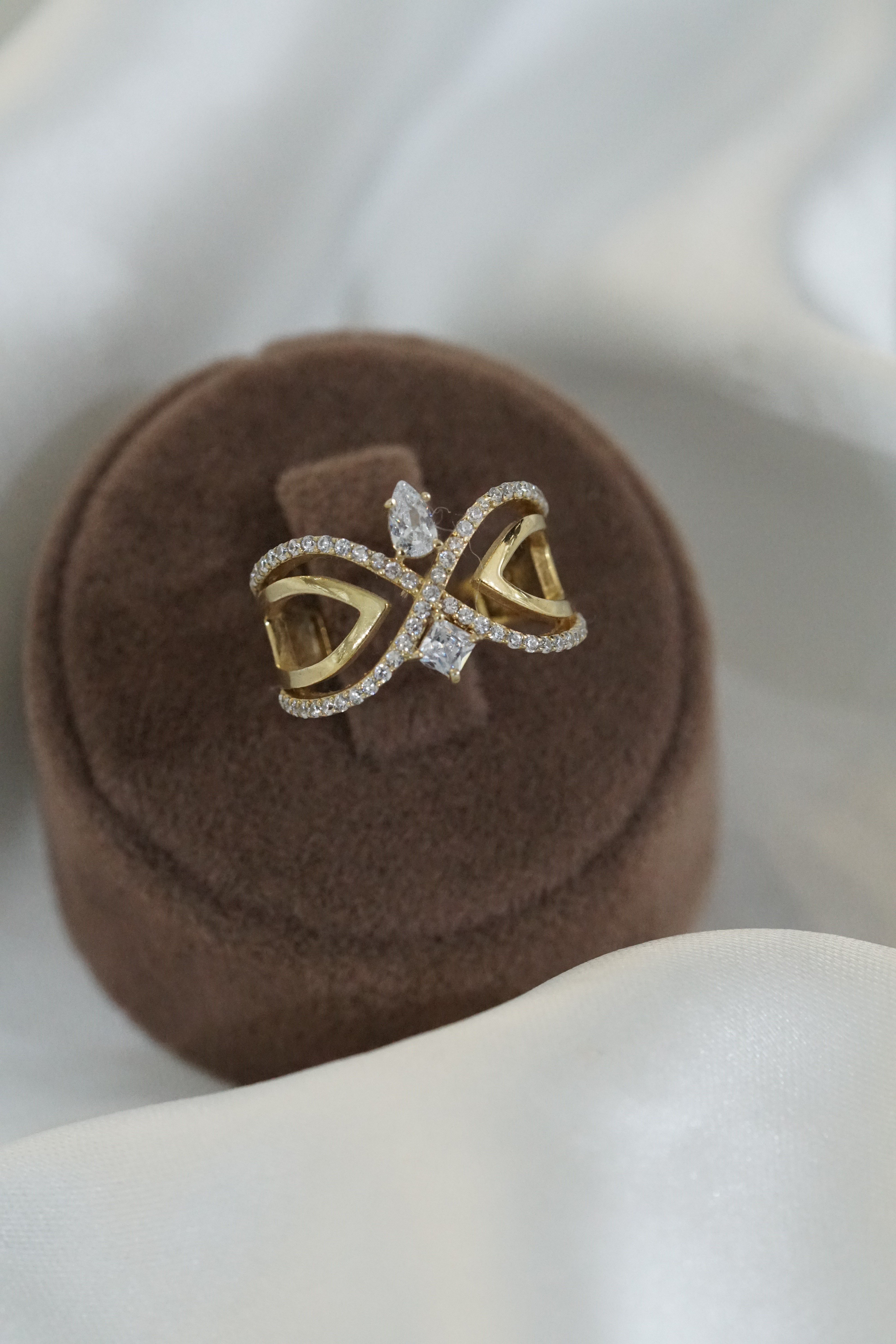 Çapraz Taş Yüzük