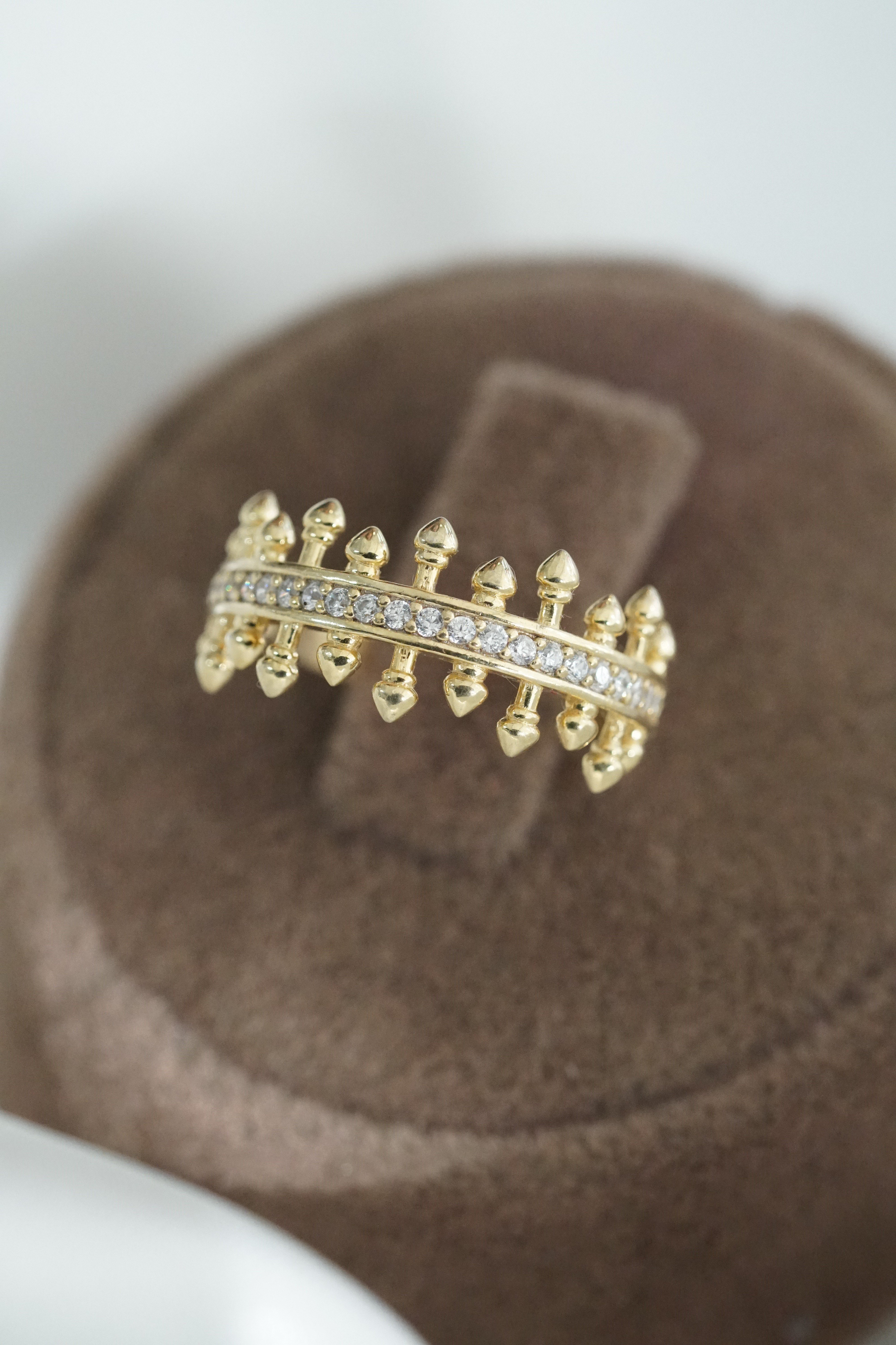 Çivili Taşlı Yüzük