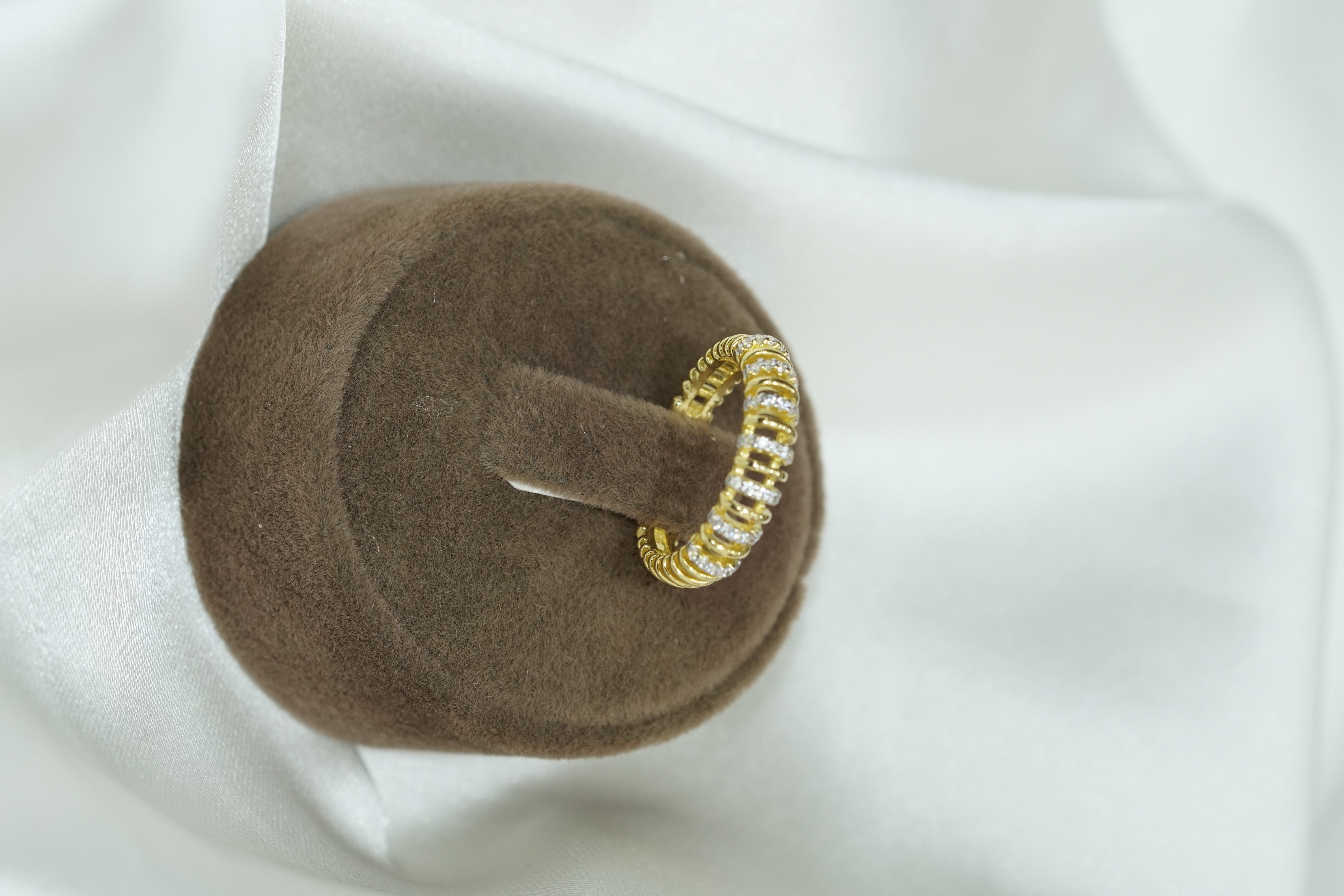 Çizgil Taşlı Yüzük