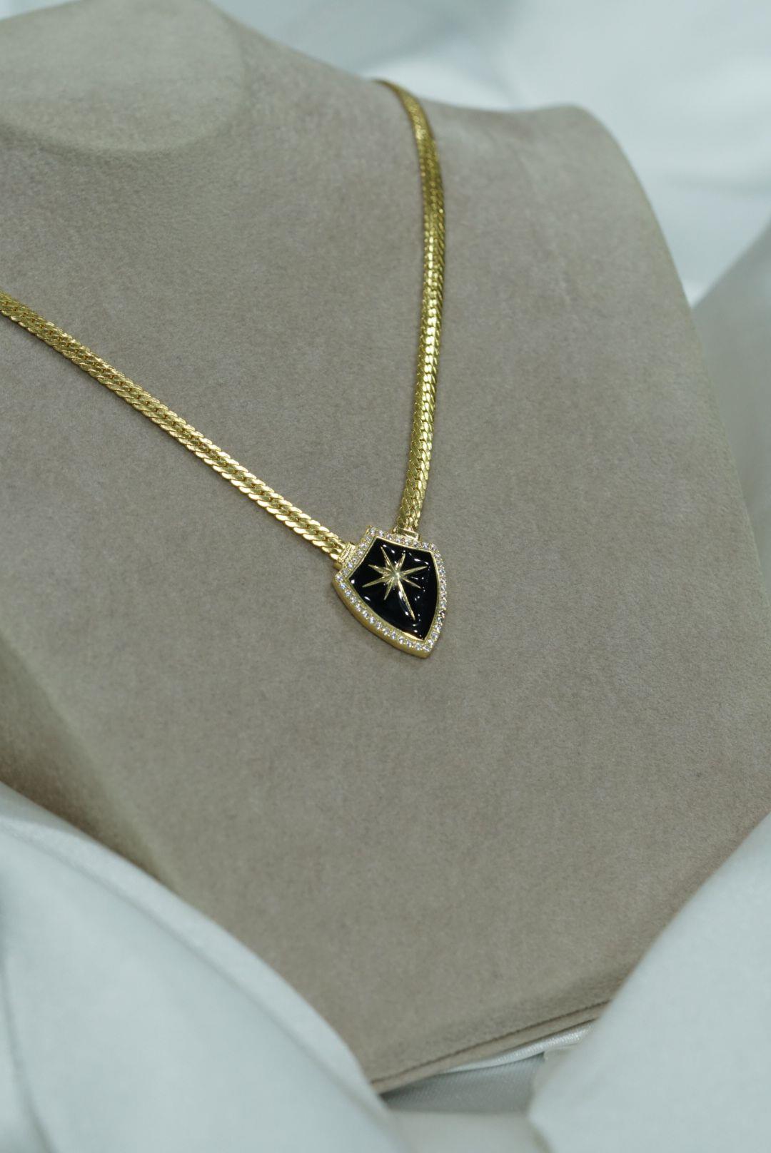 Kalkan Yıldız Kolye