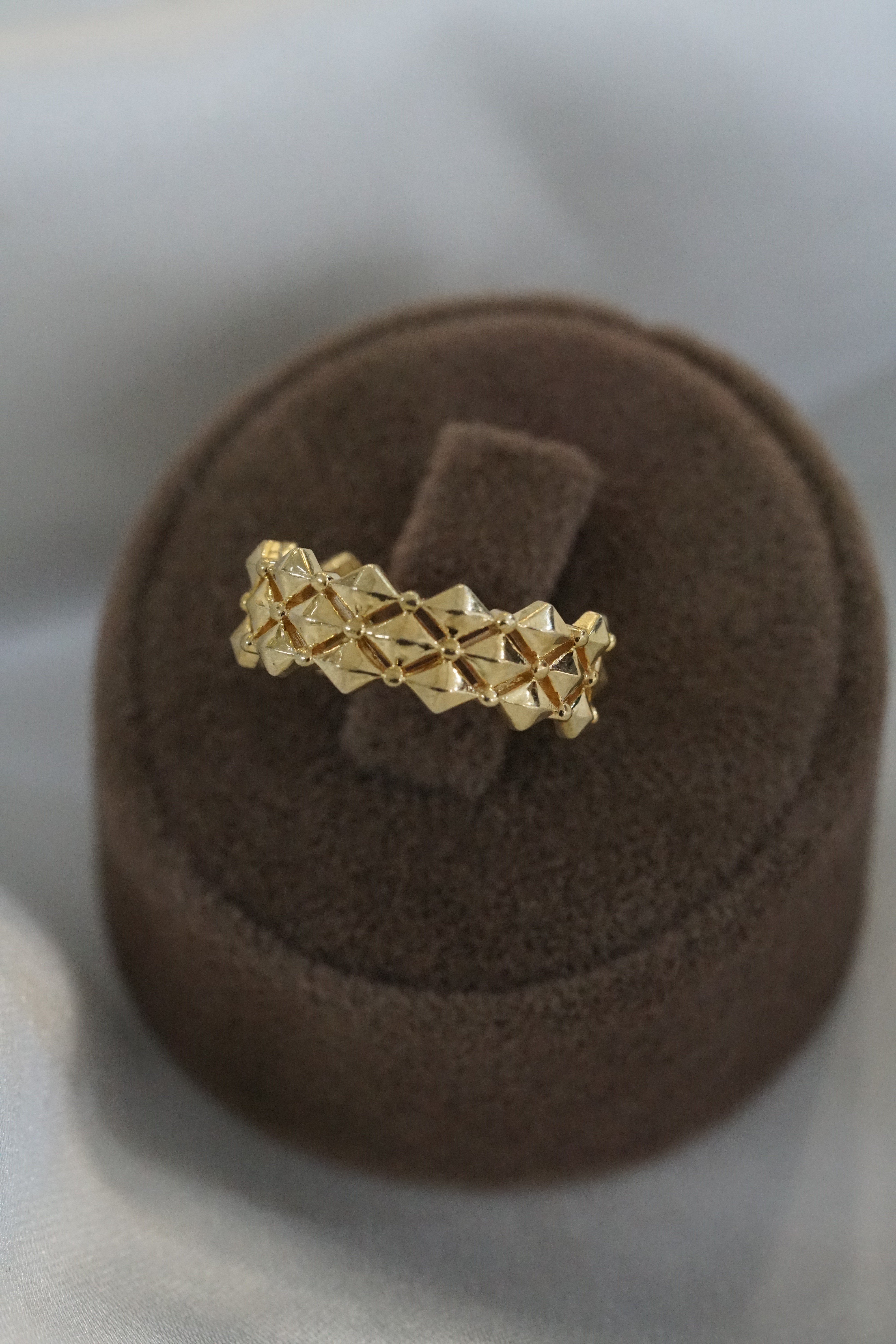 Kare Figürlü Yüzük