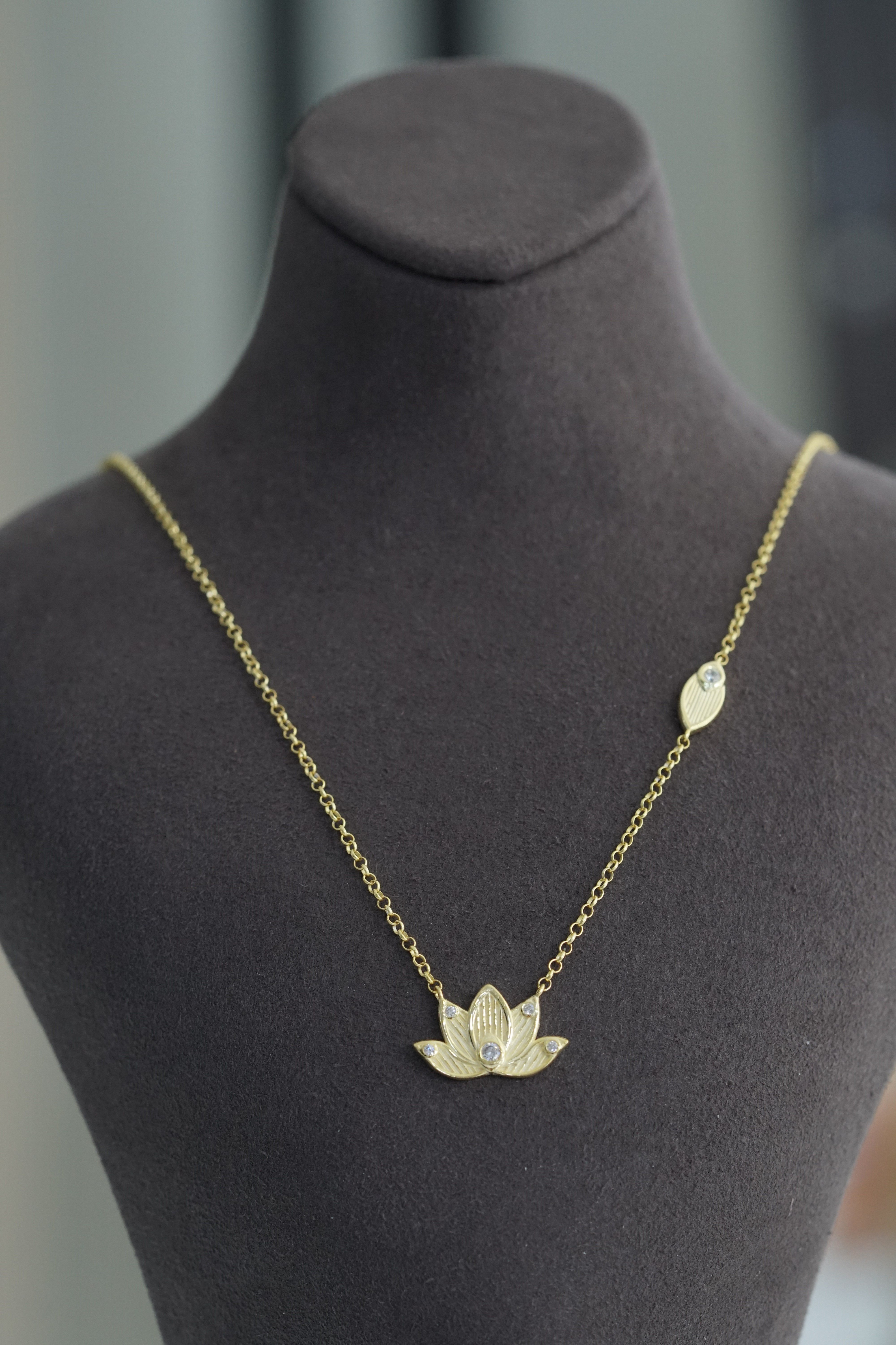 Lotus Kolye
