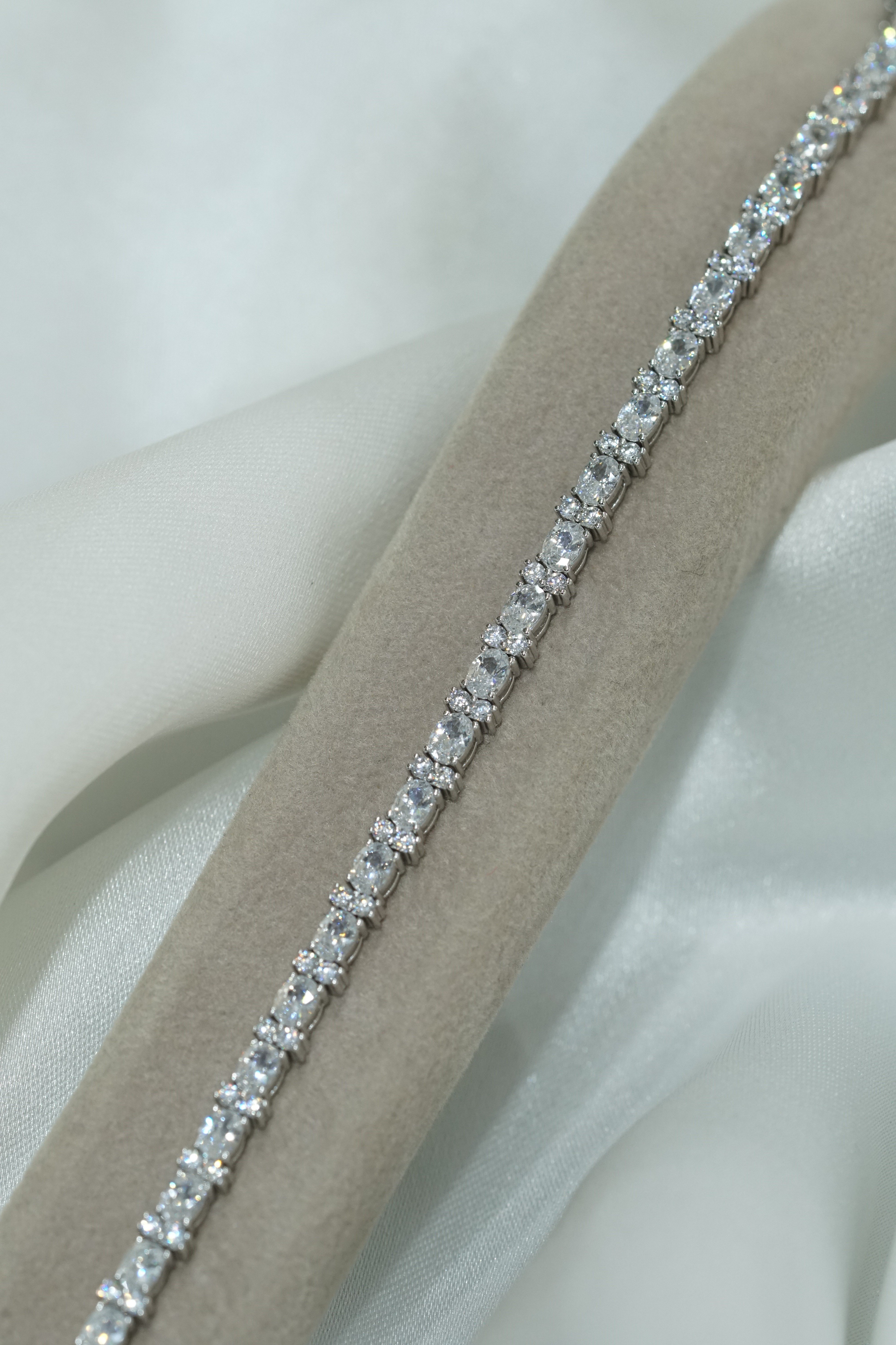 Oval Taşlı Suyolu Bileklik