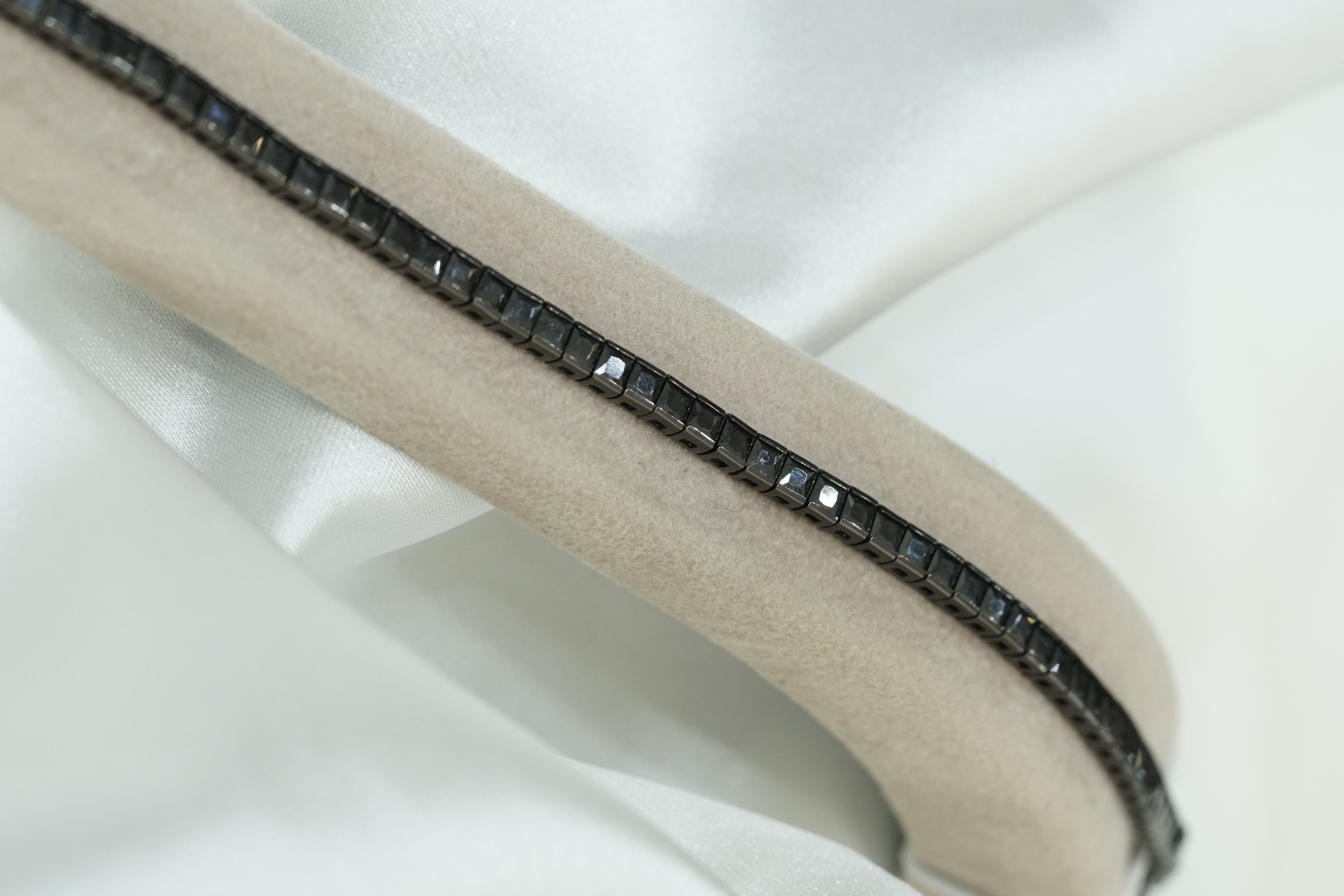 Siyah Suyolu Bileklik