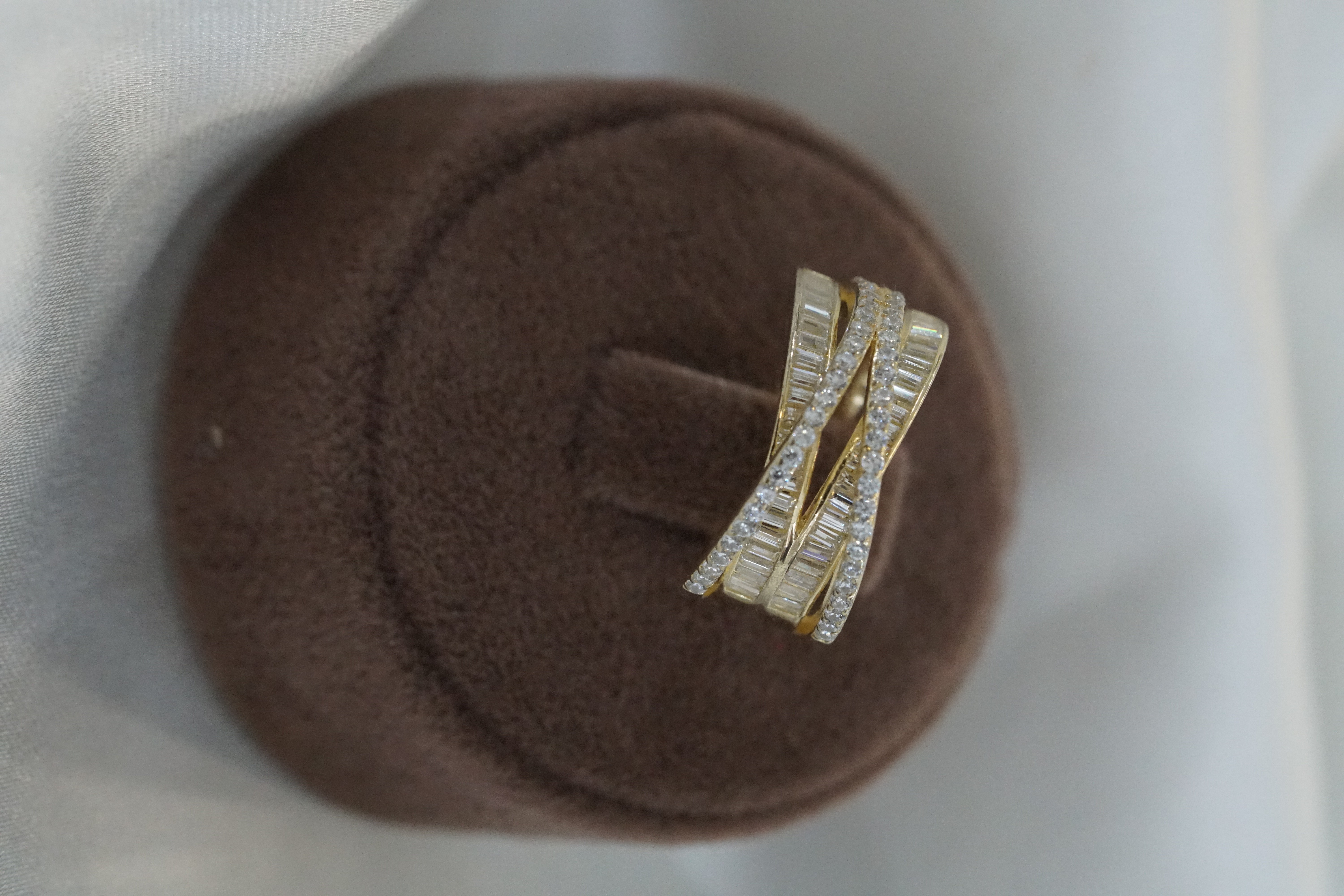 Taşlı Çapraz Yüzük