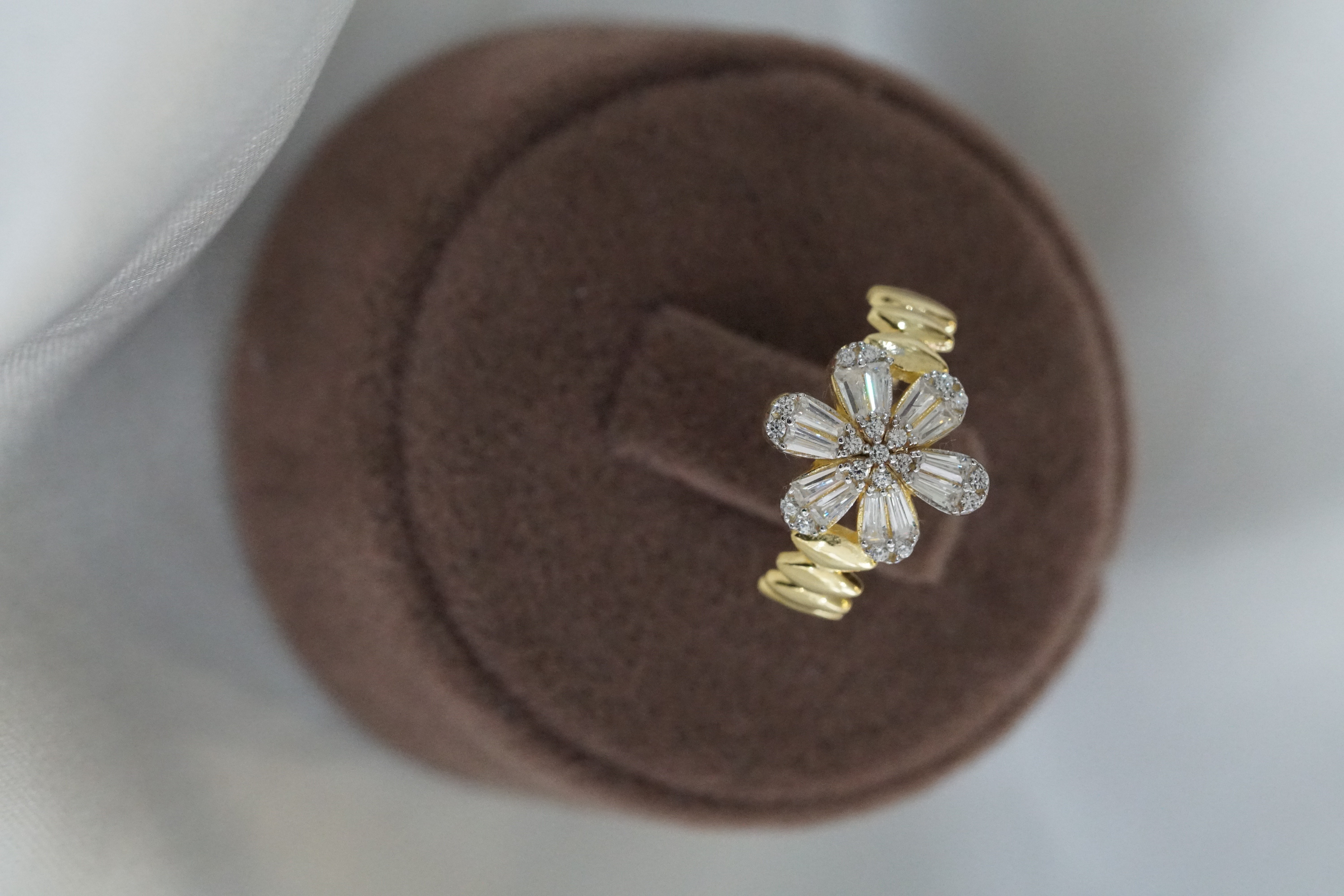 Taşlı Çiçek Yüzük