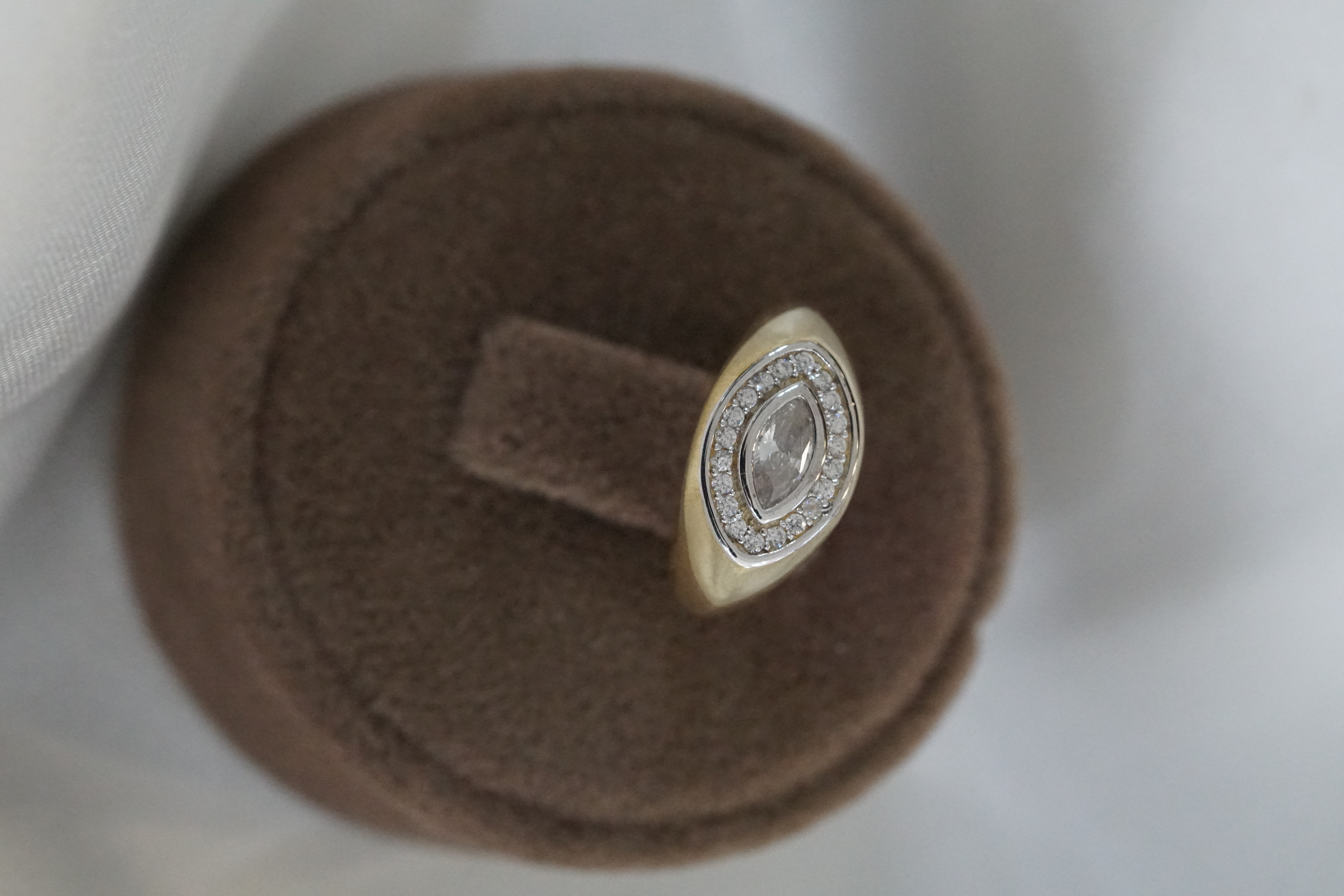 Taşlı Oval Yüzük