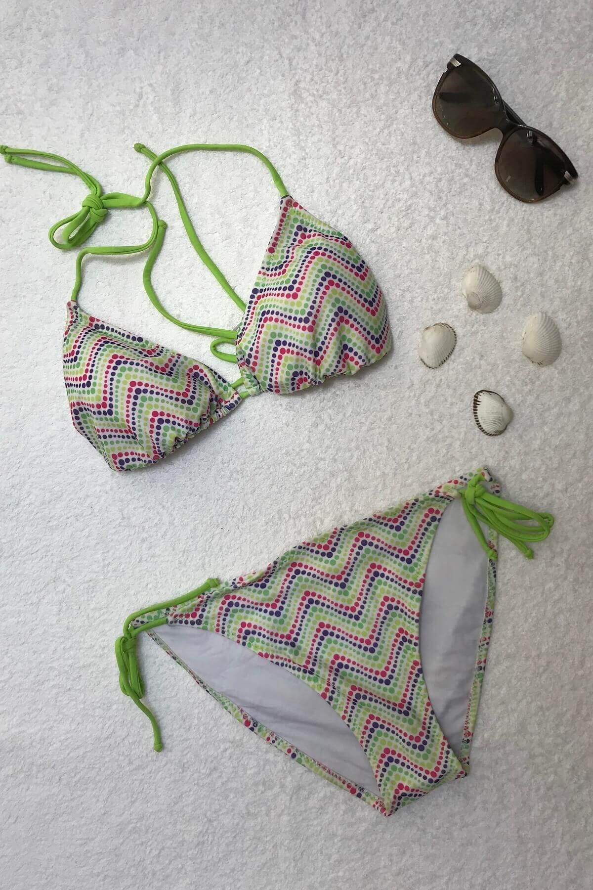 Dagi Boyundan Bağlı Fıstık Yeşili Üçgen Bikini Takımı