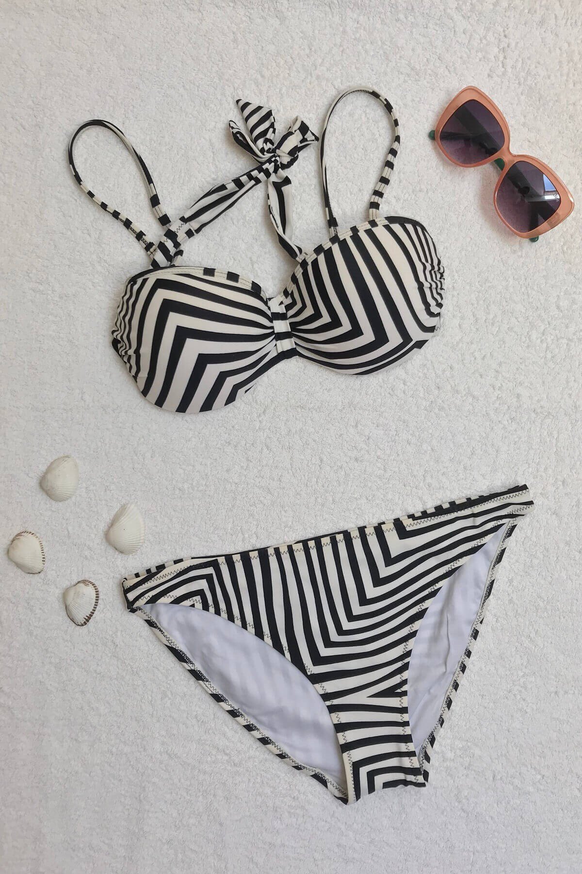 Dagi Straplez Destekli Push-Up Beyaz Çizgili Bikini Takımı