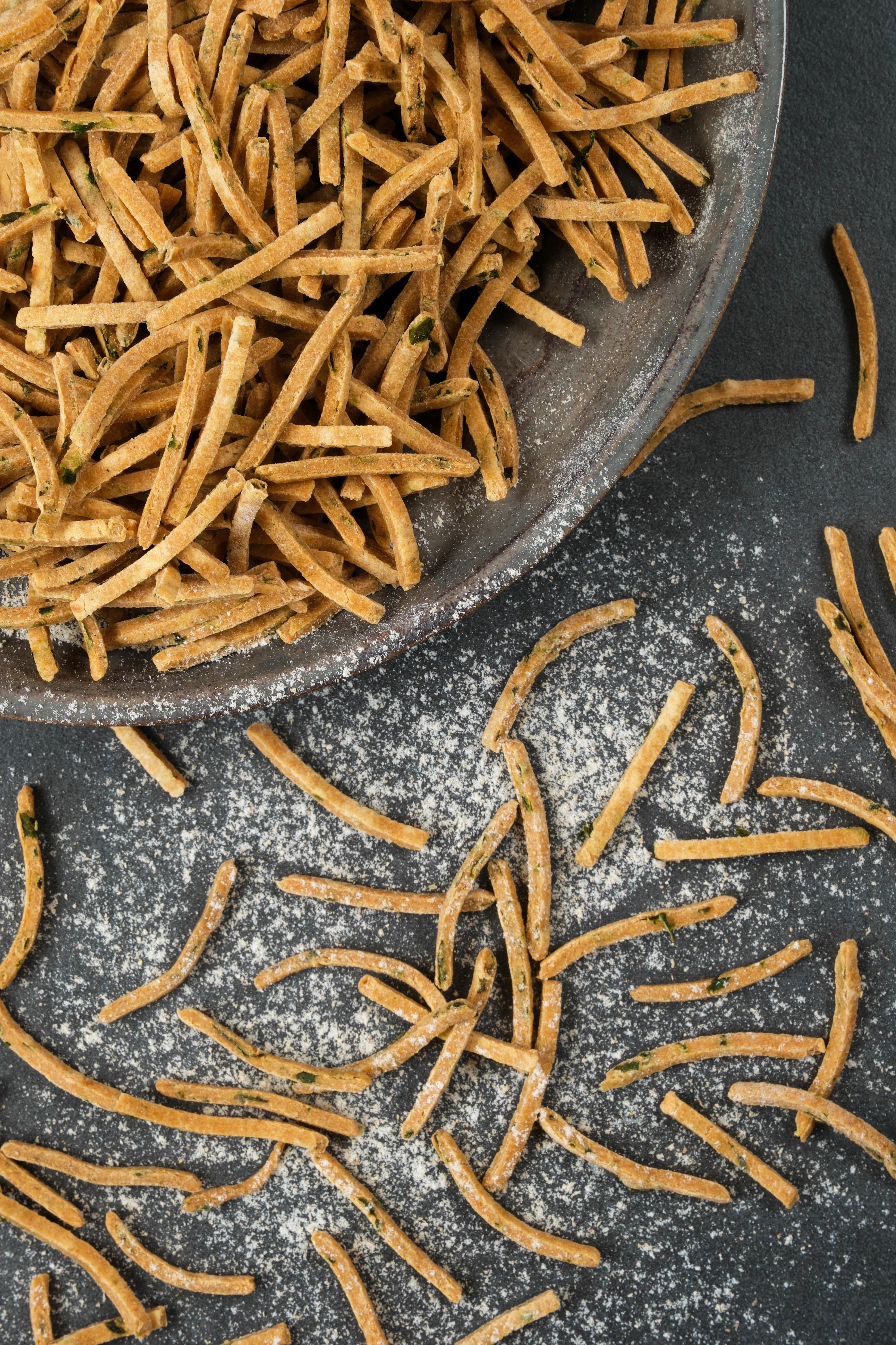 Domatesli Fesleğenli Erişte