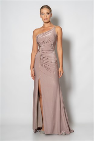 Boydan büzgülü taş şerit askılı elbise