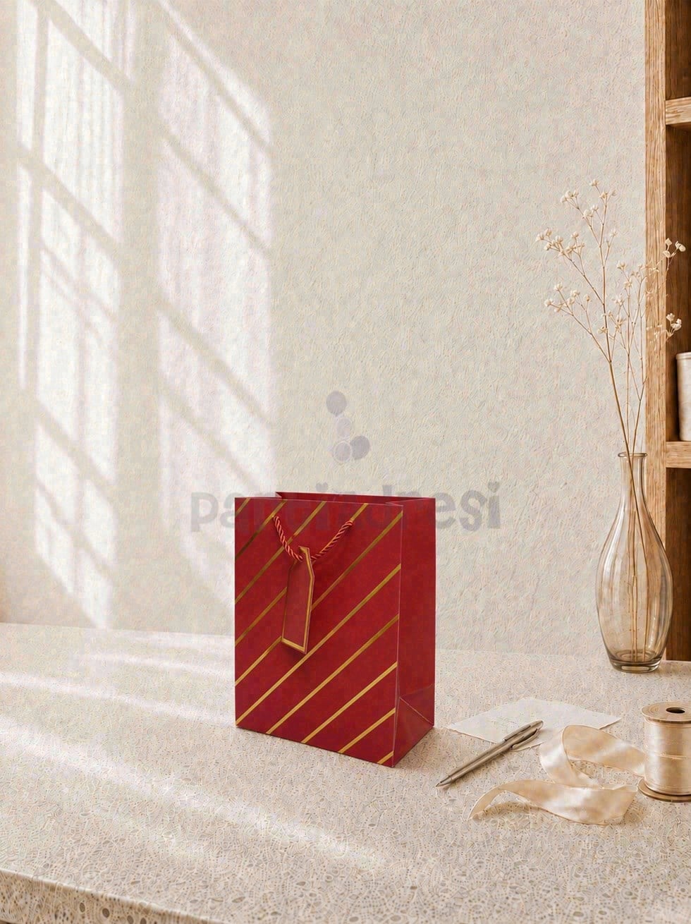 Çizgili Karton Hediye Çantası – Etiketli Lux Alışveriş Çantası Bordo 18x23x10 cm