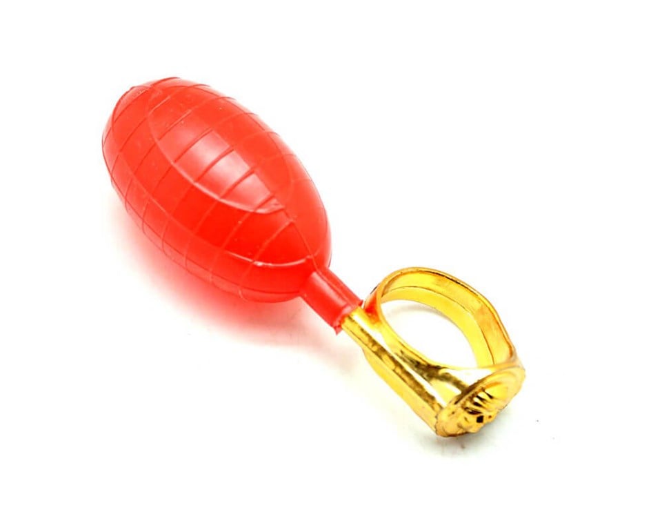 Su Atan Yüzük Şaka Oyuncağı