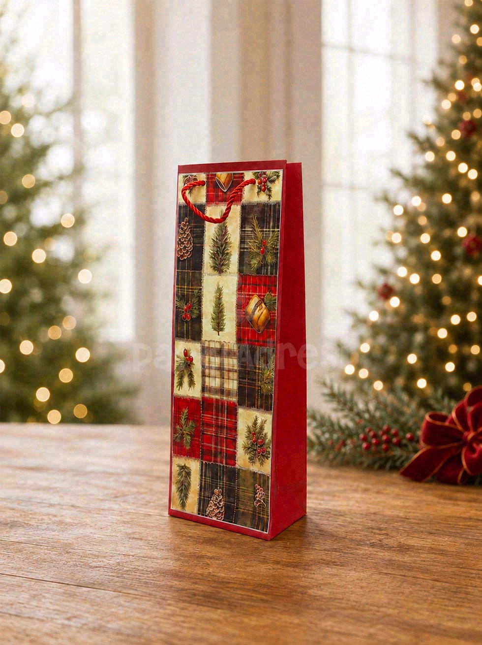 Yılbaşı Temalı Karton Şişe Çantası – Çam Ağacı Motifli Hediye Çantası 12,5x36x8 cm