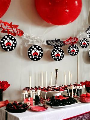 Uğur Böceği Kağıt Zincir Süs