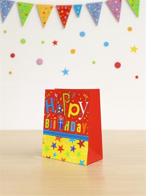 Karton Çanta Happy Birthday Yazılı Alışveriş Çantası Hediye Çantası Kırmızı 22 cm