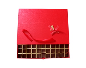 Çikolata Kutusu 32X44X4Cm Kırmızı