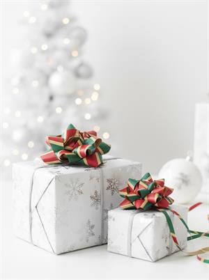 Hediye Paketleme Seti Kağıt Fiyonk ve Kurdele Kırmızı-Yeşil Çizgili 3lü