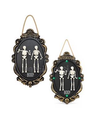 Işıklı İskeletli Halloween Duvar Süsü 43 cm – BOO Yazılı Hareketli Cadılar Bayramı Parti Dekoru