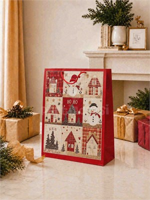 Yılbaşı Temalı Karton Hediye Çantası – Ekose Ev Motifli 30x40x12 cm