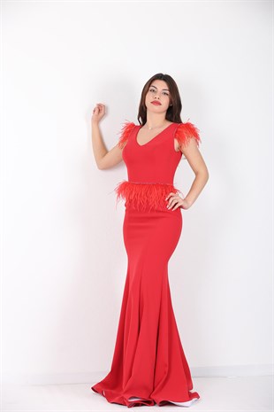 Kadın Kırmızı Tüy Detaylı Uzun Balık Abiye Elbise