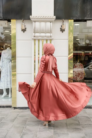 Kadın Saten Fırfır Detaylı İşleme Detaylı Tesettür Abiye Elbise