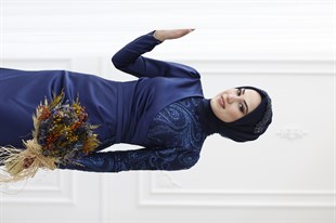 Kadın Saten Kumaş Işıltı Detaylı Balık Model Tesettür Abiye Elbise