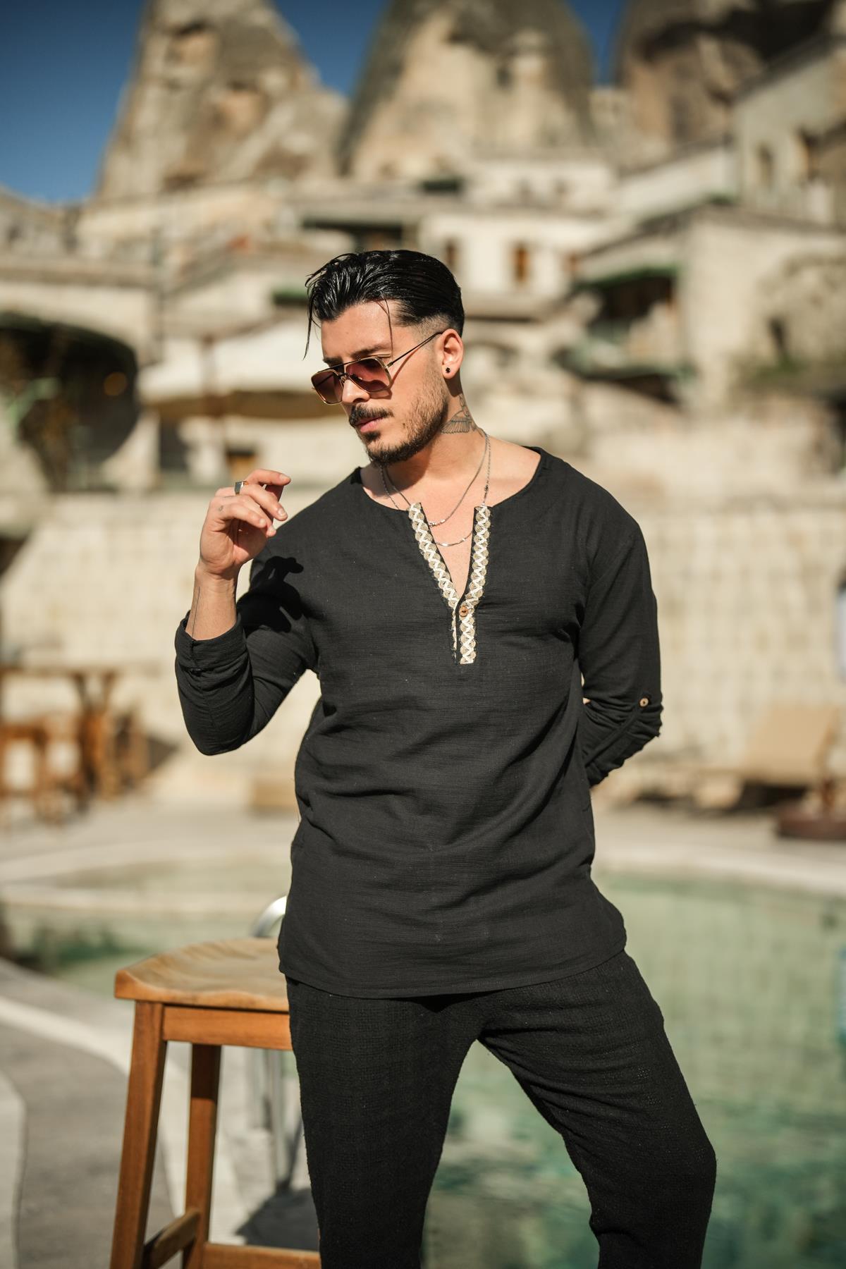 V Yaka Otantik Desenli Keten T-Shirt Siyah