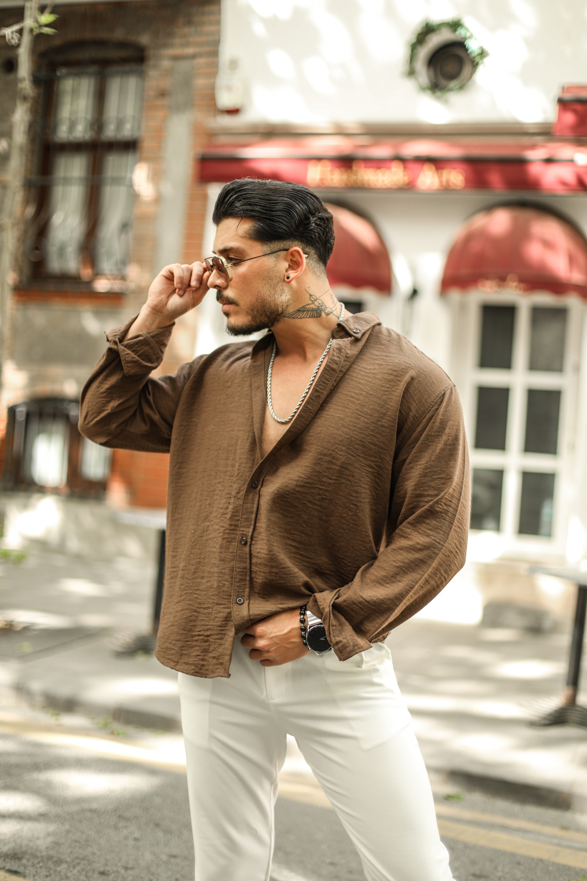 Yaka Düğmeli Basic Regular Fit Gömlek Kahve