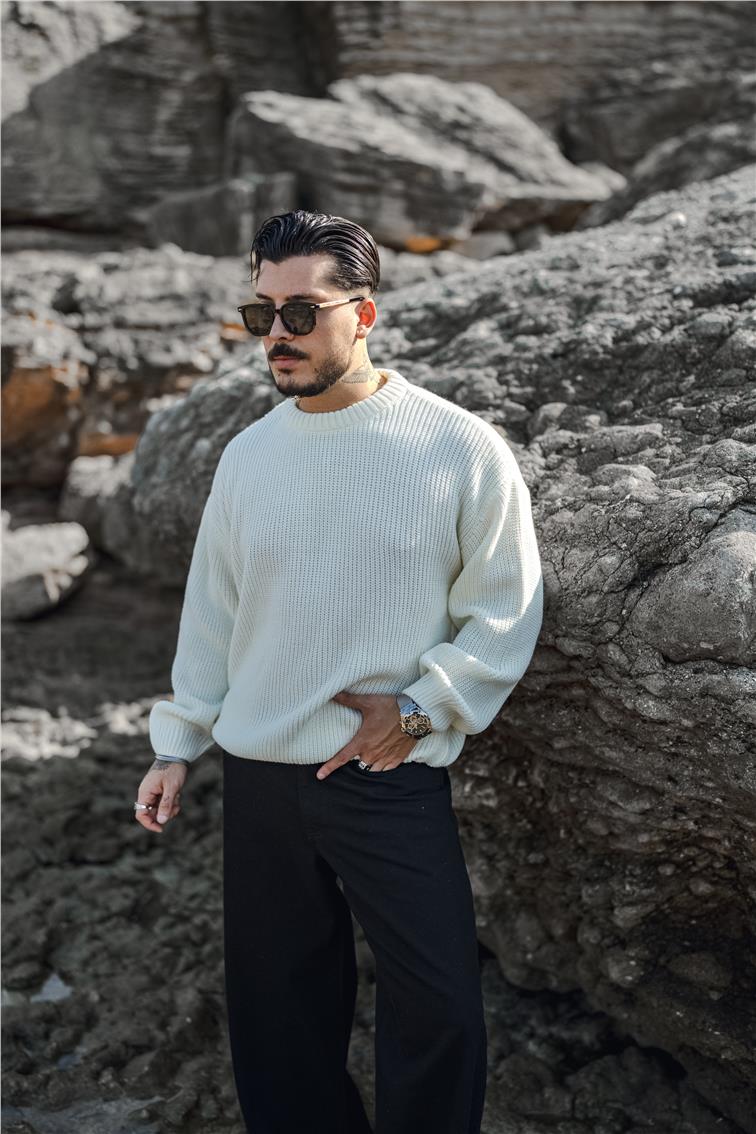 Ajurlu Dolgun  Dokulu  Oversize Kazak Beyaz