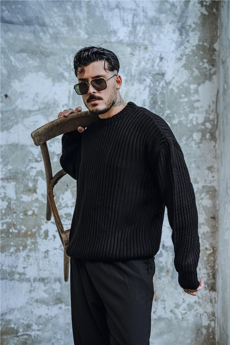 Bol Kalıp  Dokulu Dolgun Kumaş Kazak Siyah